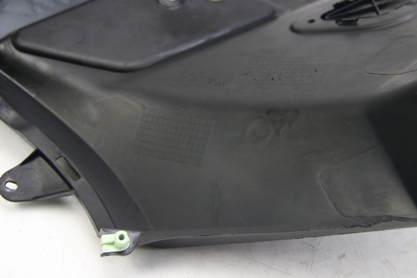 photo de CACHE SOUS SELLE DROIT PEUGEOT KISBEE 2T 50 (2018 - 2022)