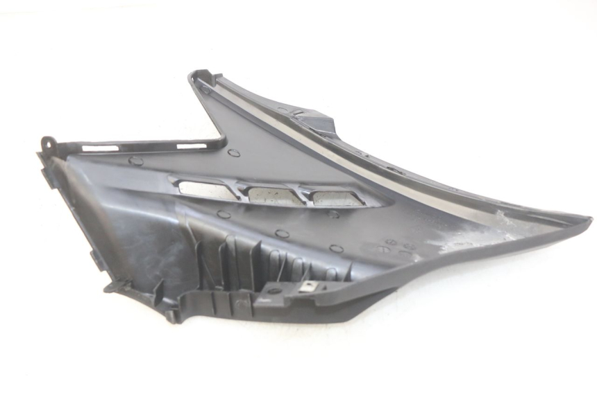 photo de CACHE SOUS SELLE DROIT KYMCO AGILITY 16+ 4T 50 (2018 - 2023)