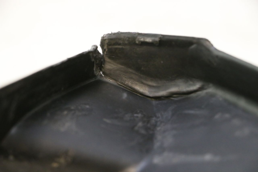 photo de CACHE SOUS SELLE DROIT MBK NITRO 50 (2004 - 2008) - Points de fixation