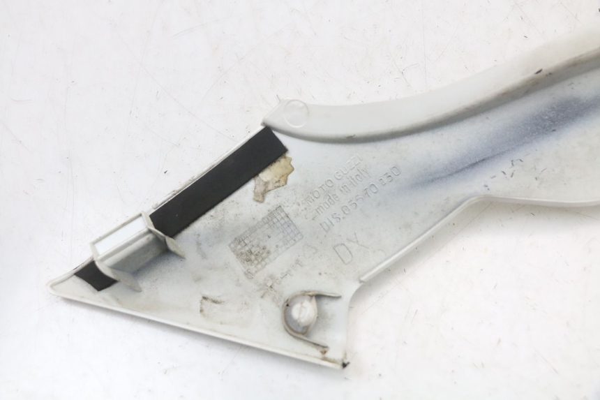 photo de CACHE SOUS SELLE DROIT MOTO GUZZI NORGE 8V GT 1200 (2011 - 2016) - Vue d’ensemble