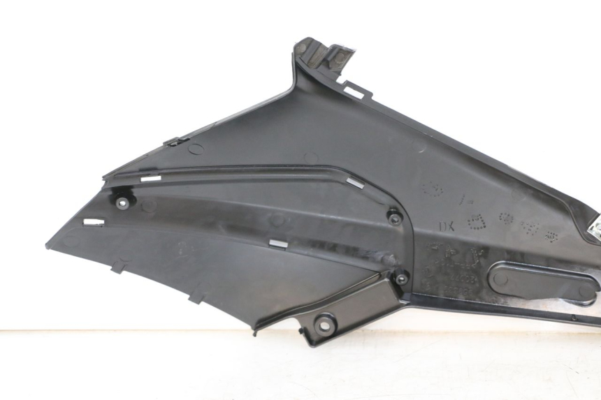 photo de CACHE SOUS SELLE DROIT PIAGGIO NRG POWER PUREJET 50 (2018 - 2021)