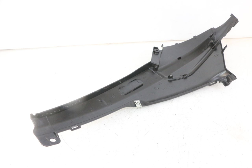 photo de CACHE SOUS SELLE DROIT PIAGGIO NRG POWER PUREJET 50 (2018 - 2021)