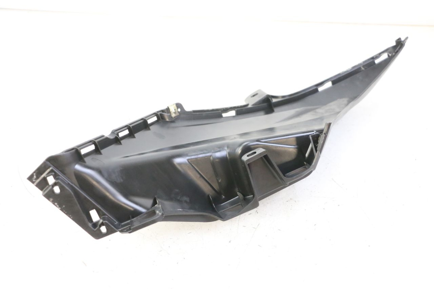 photo de CACHE SOUS SELLE DROIT SYM ORBIT III 3 4T 50 (2021 - 2025) - Zoom état d’usage