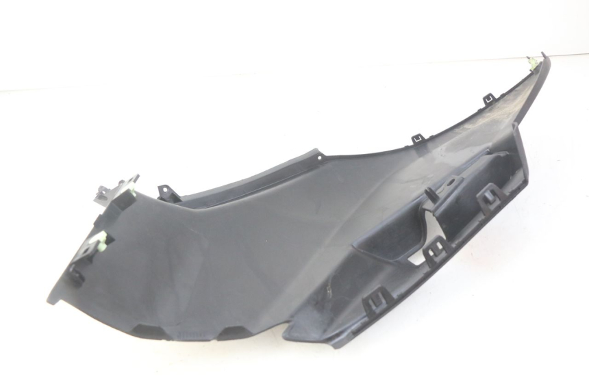photo de CACHE SOUS SELLE DROIT PEUGEOT CITYSTAR 125 (2011 - 2017)