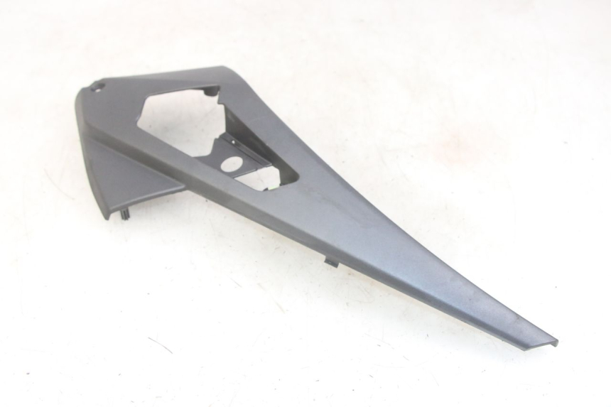 photo de CACHE SOUS SELLE DROIT PEUGEOT GEOPOLIS RS 125 (2007 - 2009)