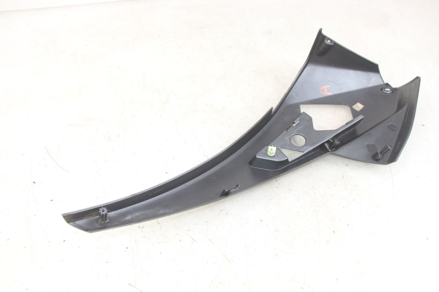 photo de CACHE SOUS SELLE DROIT PEUGEOT GEOPOLIS RS 125 (2007 - 2009)