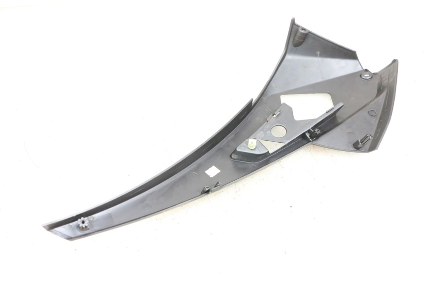 photo de CACHE SOUS SELLE DROIT PEUGEOT GEOPOLIS RS 125 (2007 - 2009)