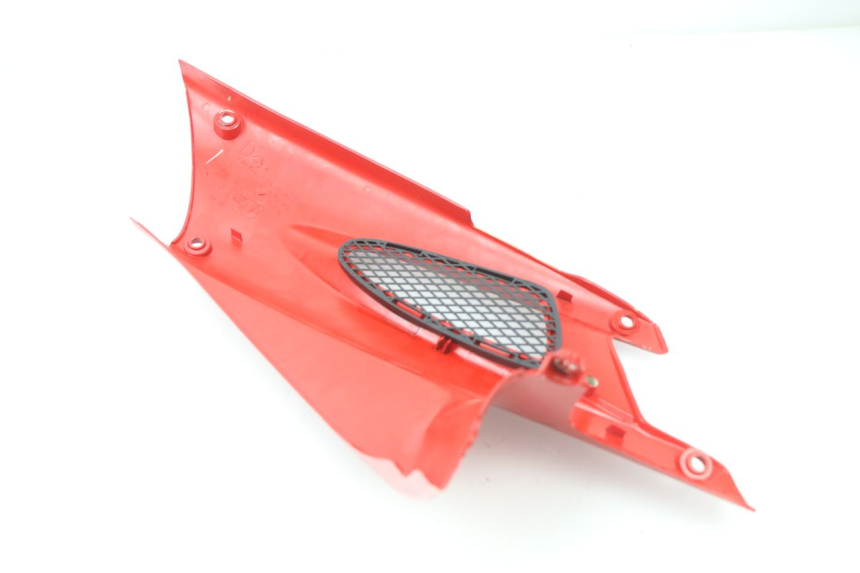 photo de CACHE SOUS SELLE DROIT PEUGEOT SPEEDFIGHT 2 LC 50 (2000 - 2009)