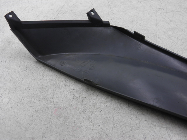 photo de CACHE SOUS SELLE DROIT PIAGGIO FLY 125 (2005 - 2012)