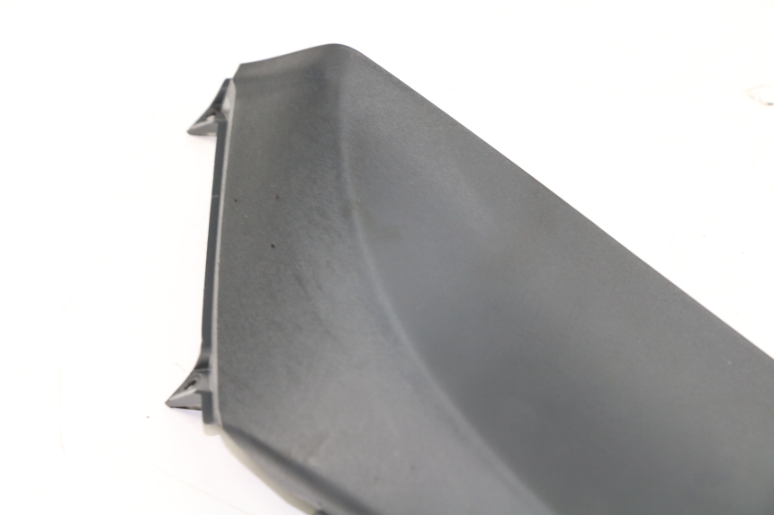 photo de CACHE SOUS SELLE DROIT PIAGGIO FLY 125 (2005 - 2012)