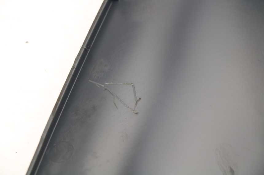 photo de CACHE SOUS SELLE DROIT PIAGGIO FLY 125 (2005 - 2012)