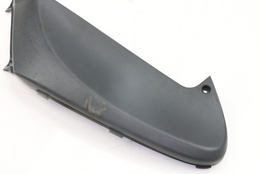 photo de CACHE SOUS SELLE DROIT PIAGGIO FLY 125 (2005 - 2012)