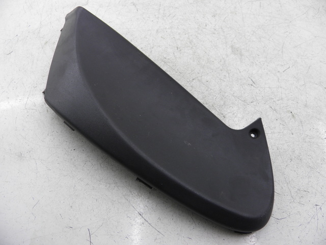photo de CACHE SOUS SELLE DROIT PIAGGIO FLY 2T 50 (2004 - 2017)