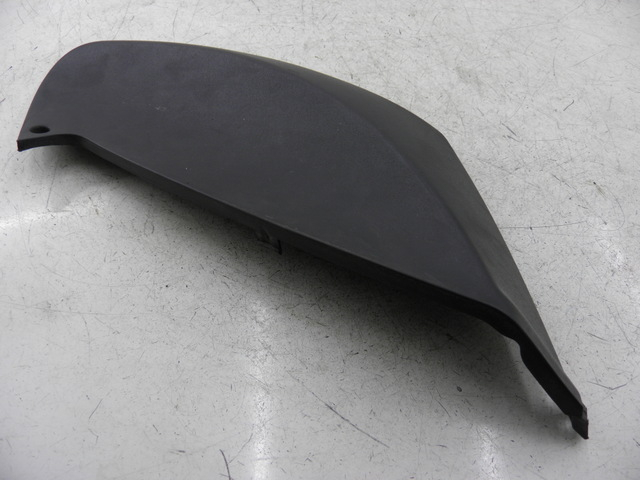 photo de CACHE SOUS SELLE DROIT PIAGGIO FLY 2T 50 (2004 - 2017)