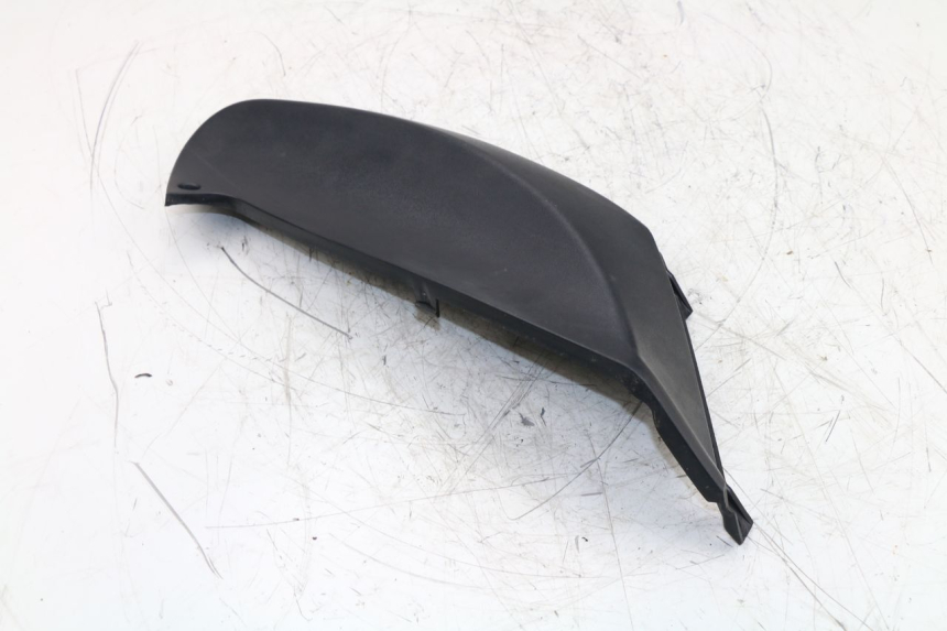 photo de CACHE SOUS SELLE DROIT PIAGGIO FLY 2T 50 (2004 - 2017)
