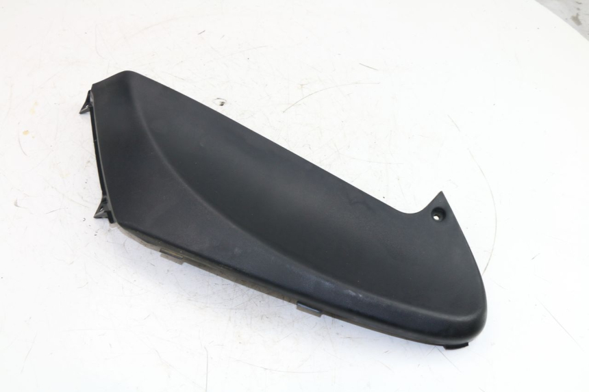 photo de CACHE SOUS SELLE DROIT PIAGGIO FLY 4T 50 (2004 - 2010)