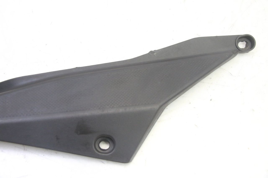 photo de CACHE SOUS SELLE DROIT GILERA SMT SUPERMOTARD 50 (2009 - 2017)