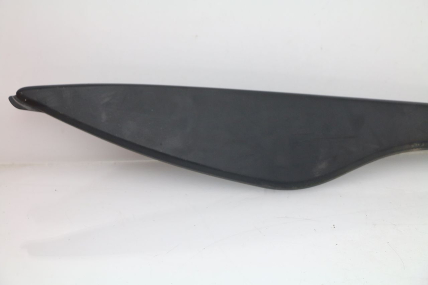 photo de CACHE SOUS SELLE DROIT SUZUKI AN BURGMAN 400 (2006 - 2010)