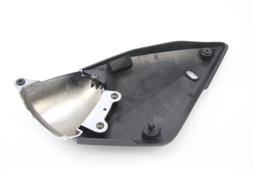 photo de CACHE SOUS SELLE DROIT SUZUKI GSF N BANDIT 600 (2000 - 2004)