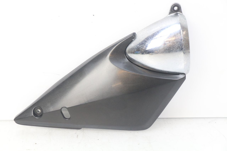 photo de CACHE SOUS SELLE DROIT SUZUKI GSF N BANDIT 600 (2000 - 2004)