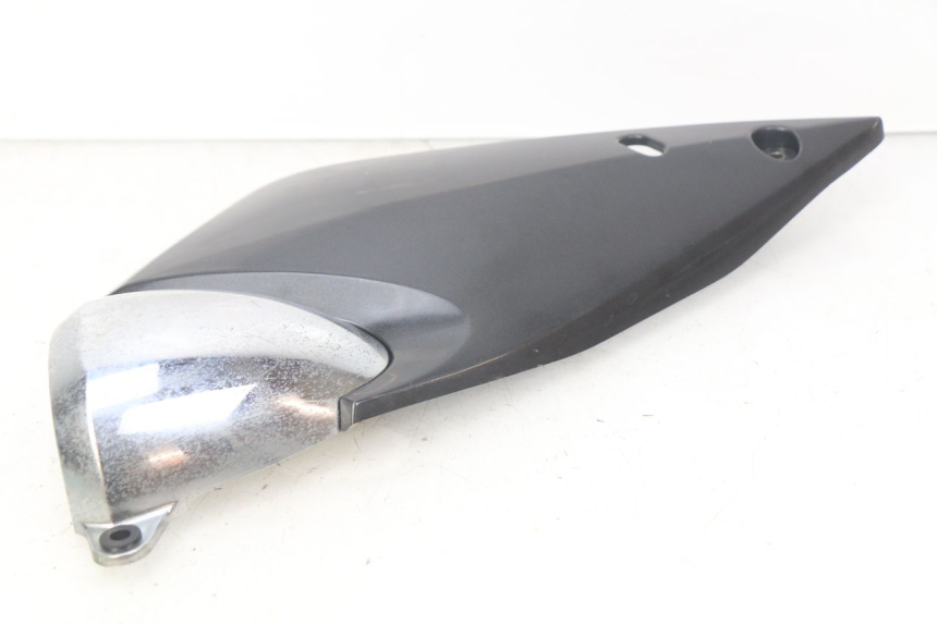 photo de CACHE SOUS SELLE DROIT SUZUKI GSF N BANDIT 600 (2000 - 2004)