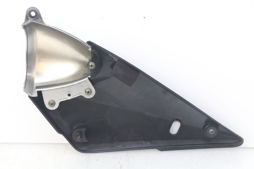 photo de CACHE SOUS SELLE DROIT SUZUKI GSF N BANDIT 600 (2000 - 2004)
