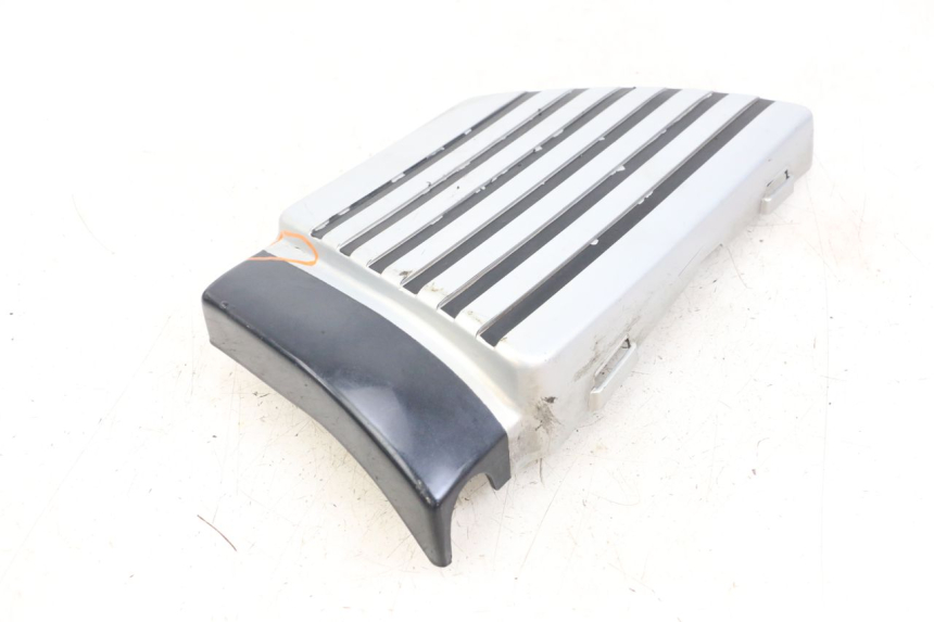 photo de CACHE SOUS SELLE DROIT SUZUKI GSX E 250 (1982 - 1983)