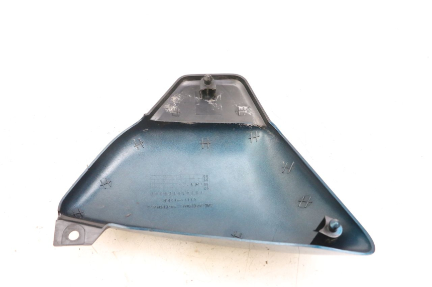 photo de CACHE SOUS SELLE DROIT SUZUKI GZ MARAUDER 125 (1998 - 2004)