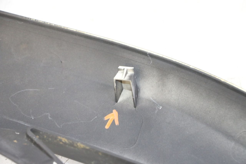 photo de CACHE SOUS SELLE DROIT YAMAHA X-MAX XMAX ABS 250 (2010 - 2012) - Autre angle de vue