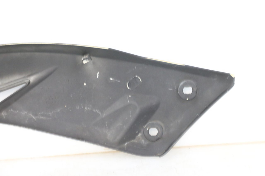 photo de CACHE SOUS SELLE DROIT YAMAHA X-MAX XMAX ABS 250 (2010 - 2012) - État de surface