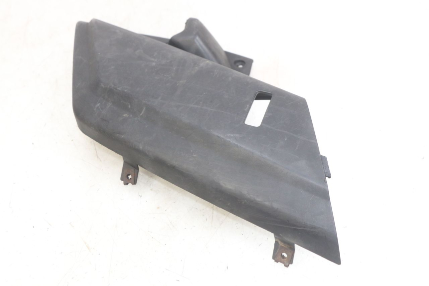 photo de CACHE SOUS SELLE DROIT YAMAHA X-MAX XMAX 250 (2006 - 2009)