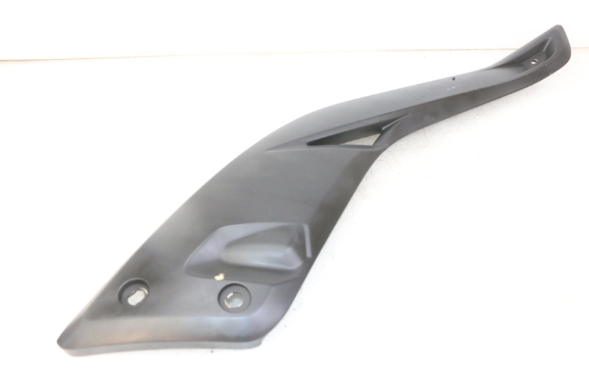 photo de CACHE SOUS SELLE DROIT YAMAHA X-MAX XMAX 125 (2010 - 2014)