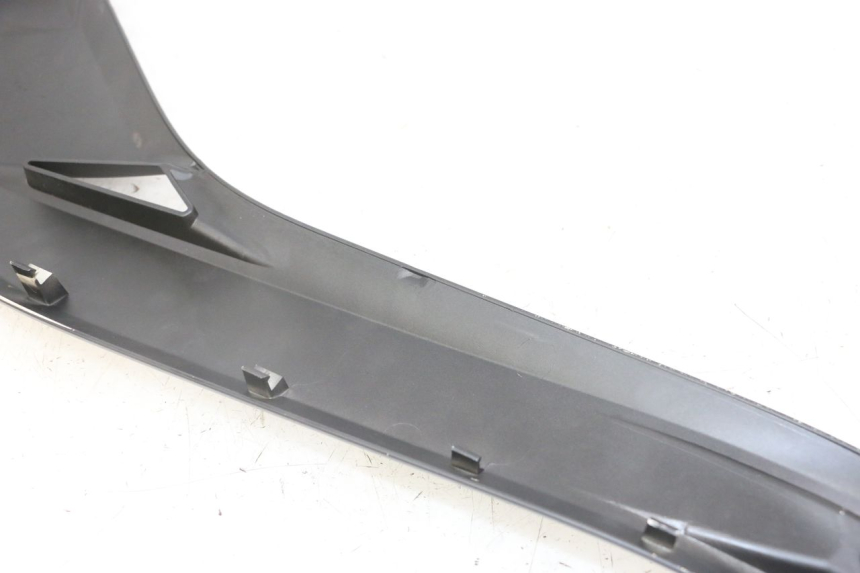 photo de CACHE SOUS SELLE DROIT YAMAHA X-MAX XMAX 125 (2010 - 2014)