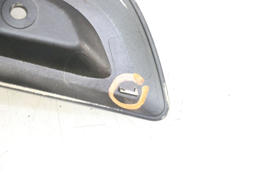 photo de CACHE SOUS SELLE DROIT YAMAHA X-MAX XMAX 125 (2010 - 2014)