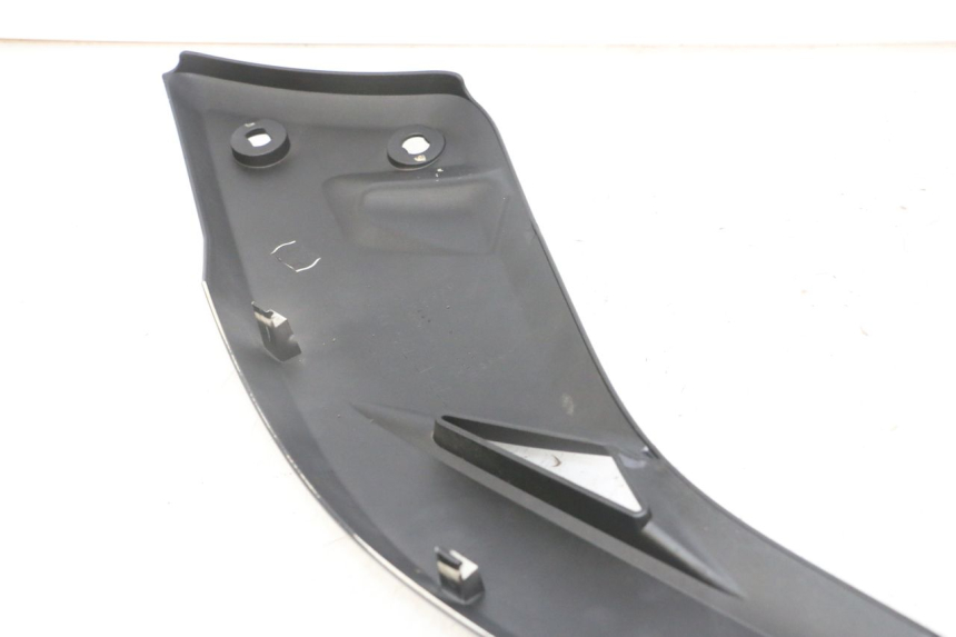 photo de CACHE SOUS SELLE DROIT YAMAHA X-MAX XMAX 125 (2010 - 2014)