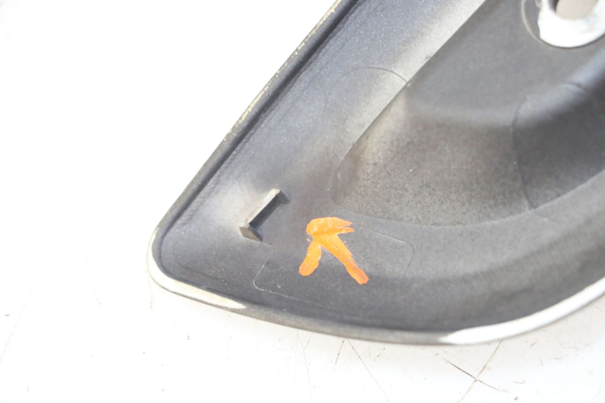 photo de CACHE SOUS SELLE DROIT YAMAHA X-MAX XMAX 125 (2010 - 2014)