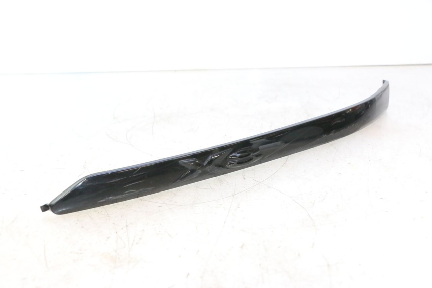 photo de CACHE SOUS SELLE DROIT PIAGGIO X8 STREET 125 (2006 - 2007) - Détail de la pièce
