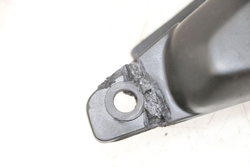 photo de CACHE SOUS SELLE DROIT YAMAHA FZS FAZER 600 (2001 - 2003)