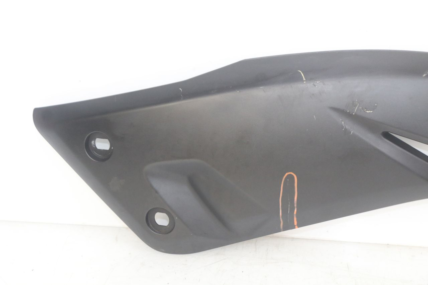 photo de CACHE SOUS SELLE DROIT YAMAHA X-MAX XMAX 125 (2010 - 2014)