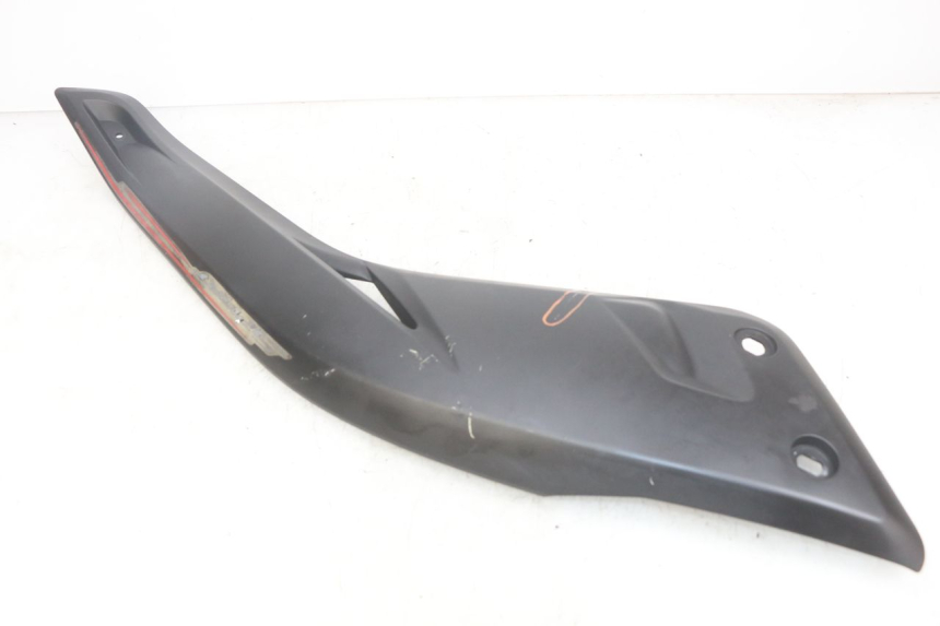 photo de CACHE SOUS SELLE DROIT YAMAHA X-MAX XMAX 125 (2010 - 2014)