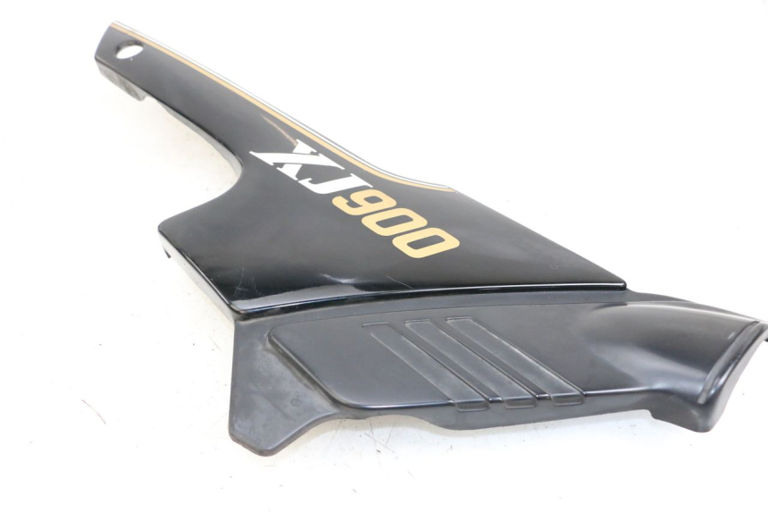 photo de CACHE SOUS SELLE DROIT YAMAHA XJ F 900 (1983 - 1994)