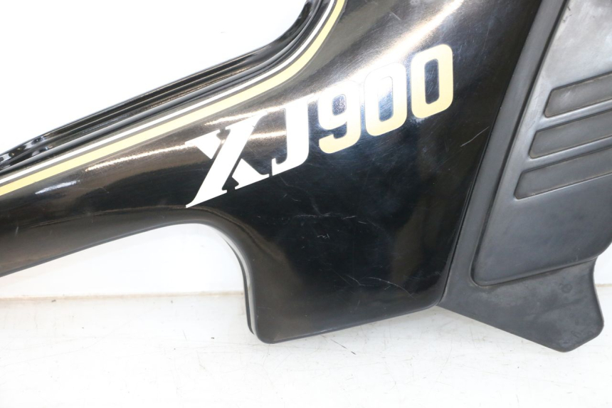 photo de CACHE SOUS SELLE DROIT YAMAHA XJ F 900 (1983 - 1994)