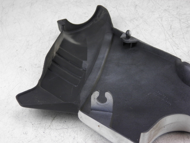 photo de CACHE SOUS SELLE DROIT YAMAHA XJ F 900 (1983 - 1994)