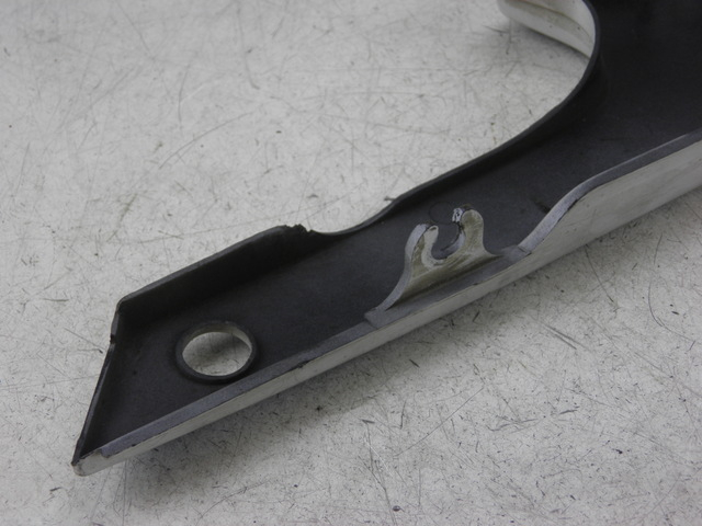 photo de CACHE SOUS SELLE DROIT YAMAHA XJ F 900 (1983 - 1994)