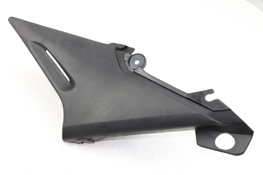 photo de CACHE SOUS SELLE DROIT YAMAHA XJS DIVERSION 600 (2000 - 2003)