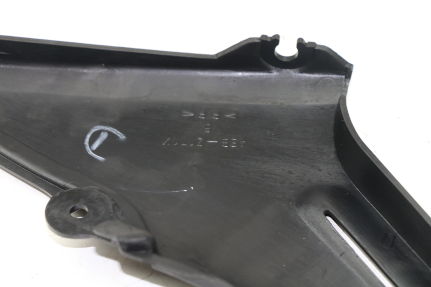 photo de CACHE SOUS SELLE DROIT YAMAHA XJS DIVERSION 600 (2000 - 2003)