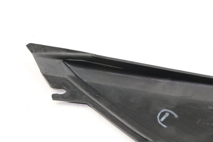 photo de CACHE SOUS SELLE DROIT YAMAHA XJS DIVERSION 600 (2000 - 2003)