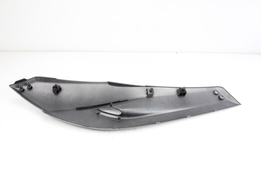 photo de CACHE SOUS SELLE DROIT YAMAHA XP T-MAX TMAX 500 (2008 - 2012)