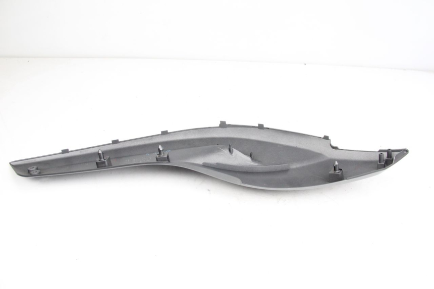 photo de CACHE SOUS SELLE DROIT YAMAHA XP T-MAX TMAX 500 (2008 - 2012)