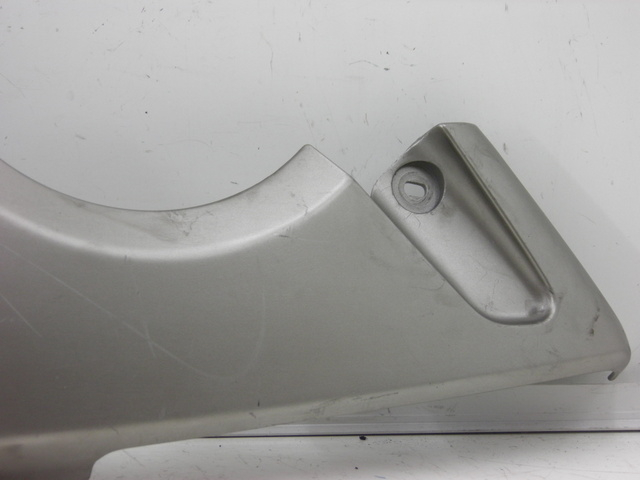 photo de CACHE SOUS SELLE DROIT YAMAHA XP T-MAX TMAX 500 (2004 - 2007)